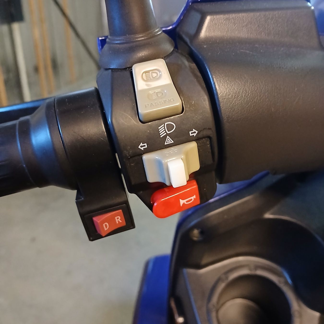 Veicoli elettrici: Elektromobil Emover CN blau – Usato da Kernenried venduto da Sqalperose 8