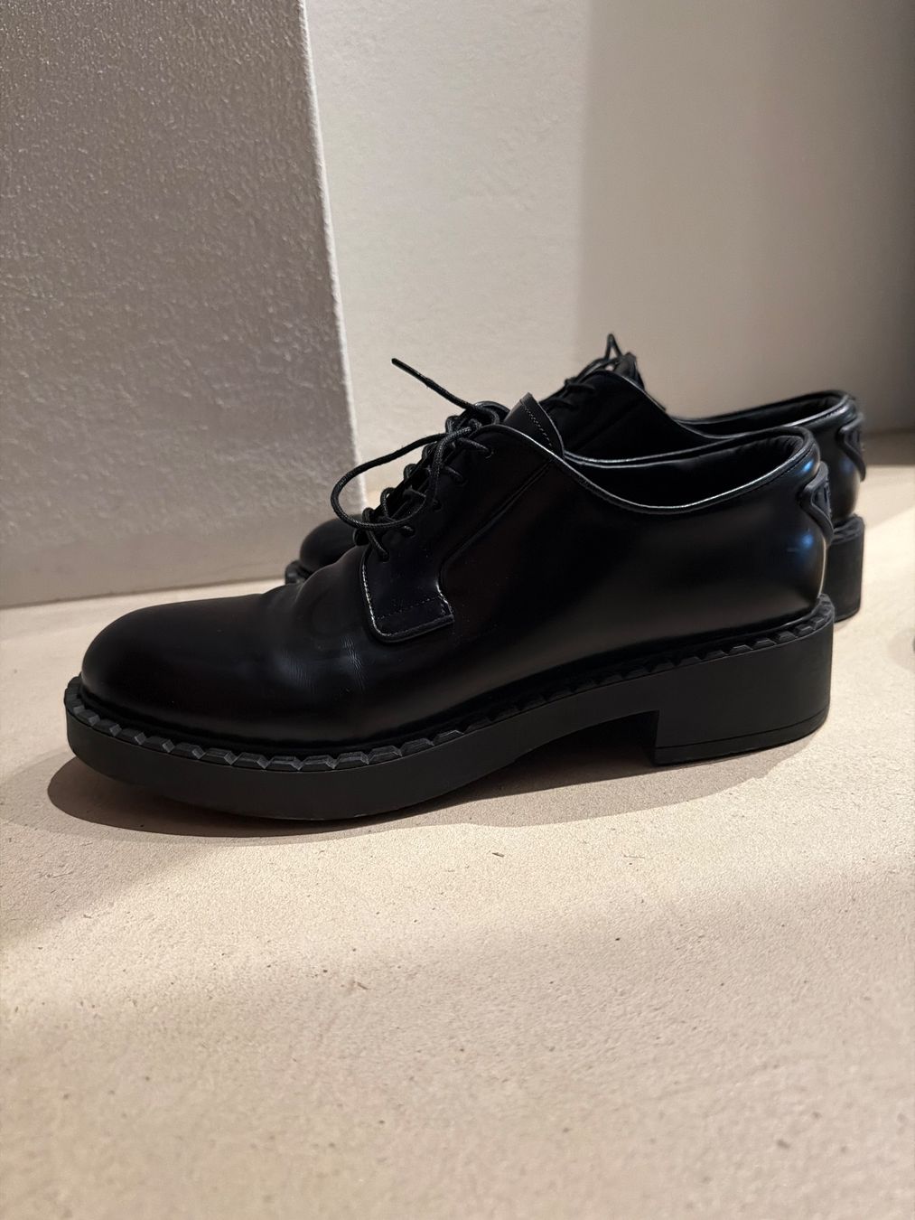 Prada Scarpe da donna: PRADA Schnürer 40.5 – Usato da Uetikon am See venduto da mga_lqy6 2