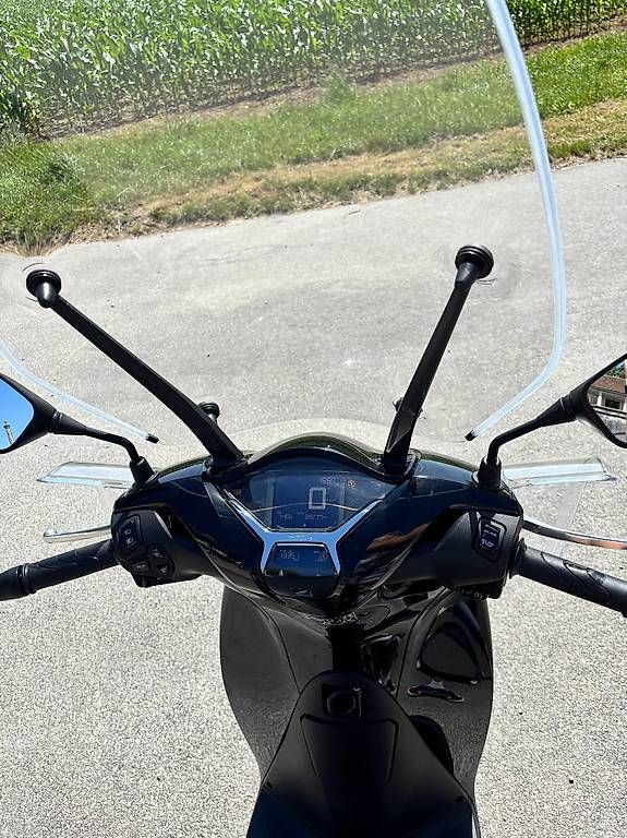 Honda Scooter: HONDA SH 125 – Usato da Riedholz venduto da Tobi210 2