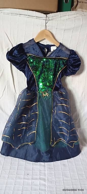 Costumes: Robe princesse araignée  – D'occasion à Ecuvillens par n.aissaoui