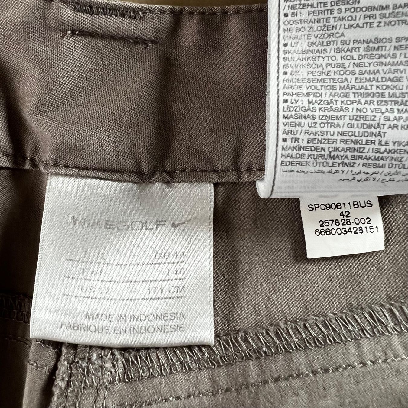 Nike Pantaloni: NIKE GOLF Hose – Usato da Zürich venduto da ClosetQueen 7