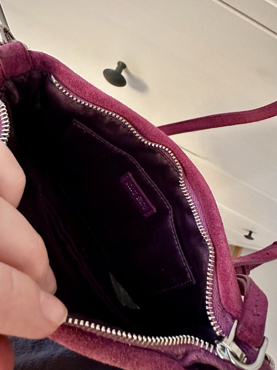 Miu Miu Taschen für Damen: Miu Miu suede shoulder bag, burgundy, chic accessory – Gebraucht aus Langnau am Albis von vitaklimova 3