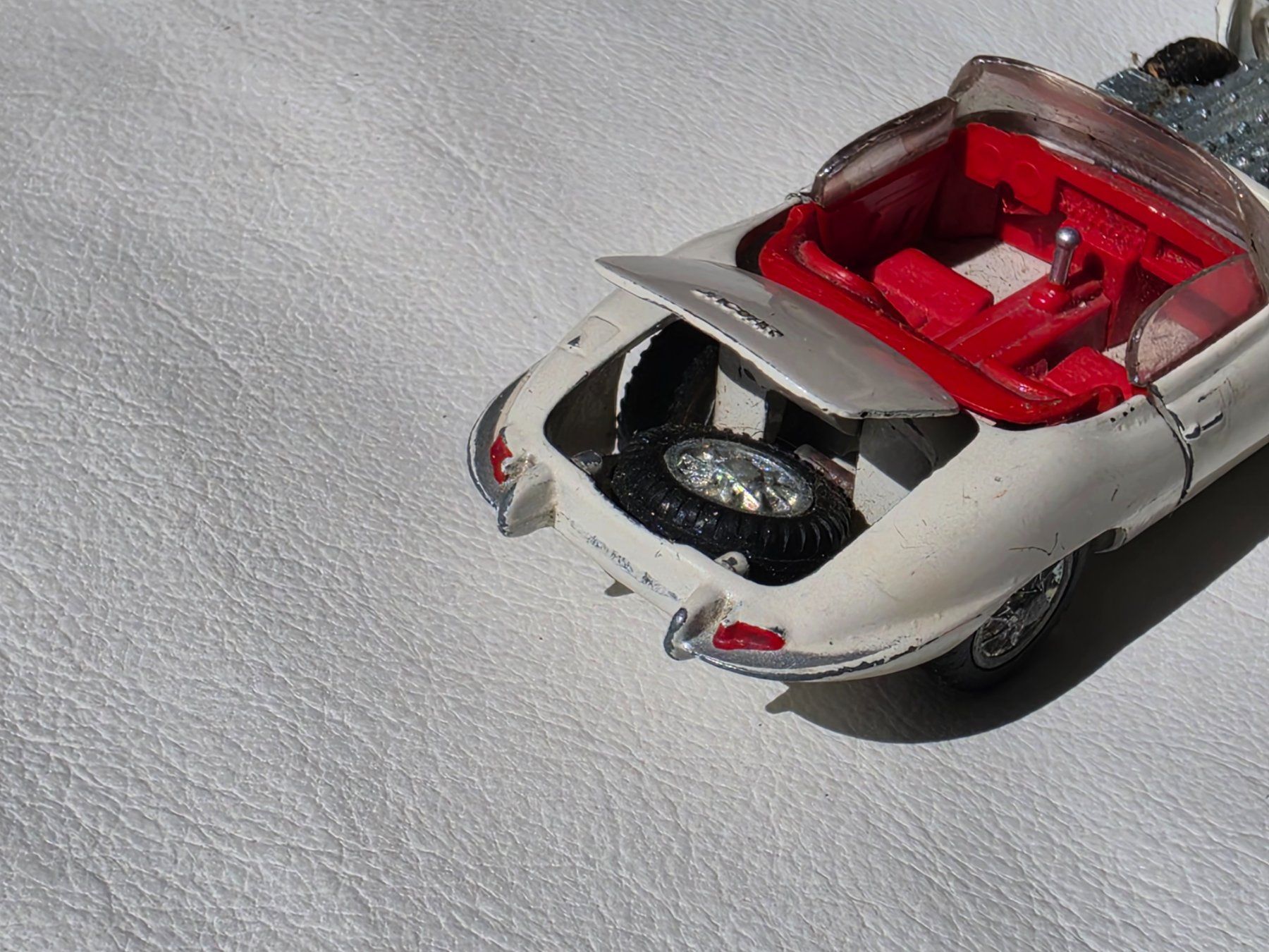Tekno Voitures modèles: Tekno Denmark Jaguar "E" Type Modellauto Spielzeugauto – D'occasion à Fischbach-Göslikon par PitBullDoll 3