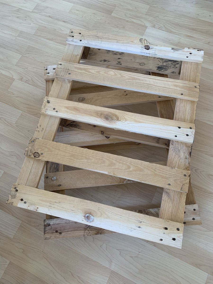 Pallets: 2 Holzpaletten 80x60cm – Usato da Stäfa venduto da nin_dv8m