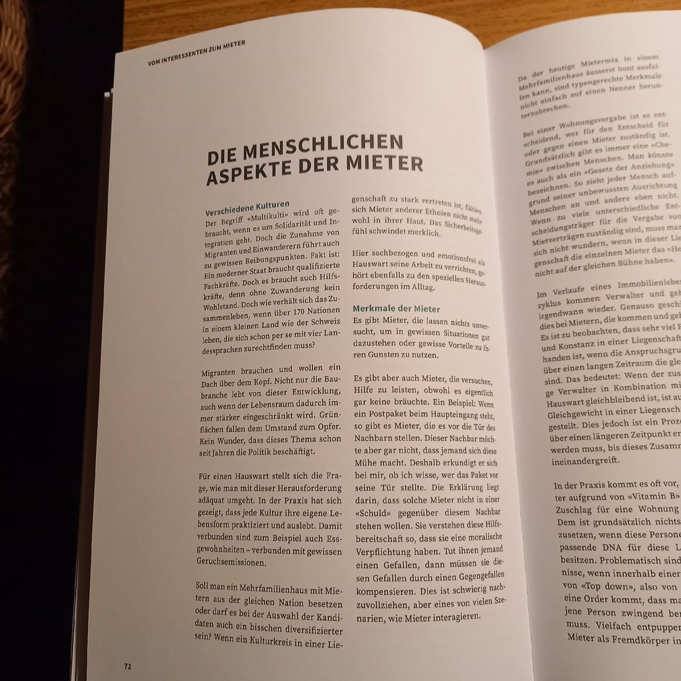 Libri: Berufsalltag eines erfolgreichreichen Hauswarts – Nuovo (secondo la descrizione) da Galgenen venduto da Allerlei8854 4
