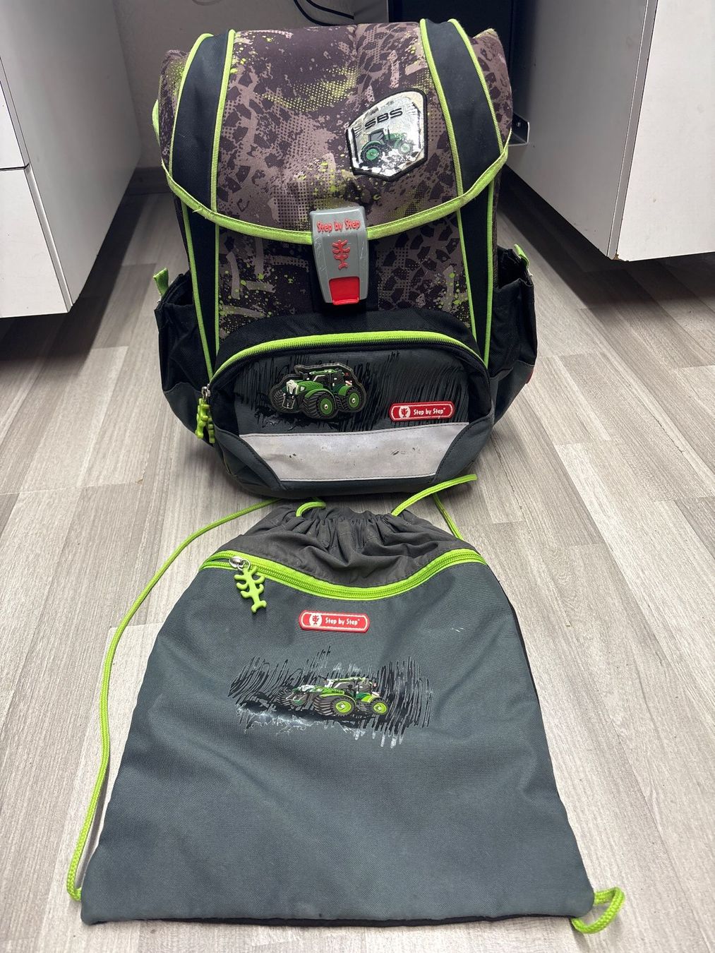 Allestimento di negozi e stand fieristici: Schulrucksack Step by Step mit Sportbeutel – Usato da Boltigen venduto da rubi1971ruth
