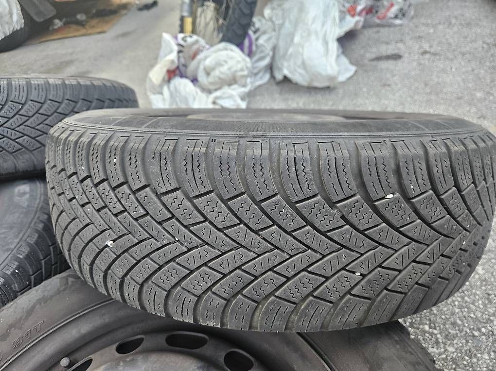 Pneumatici & Ruote complete: Roues hiver 195/65/15 – Usato da Bramois venduto da Jonv9 3