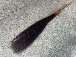 sehr schöner Pferdeschweif mit Holzgriff