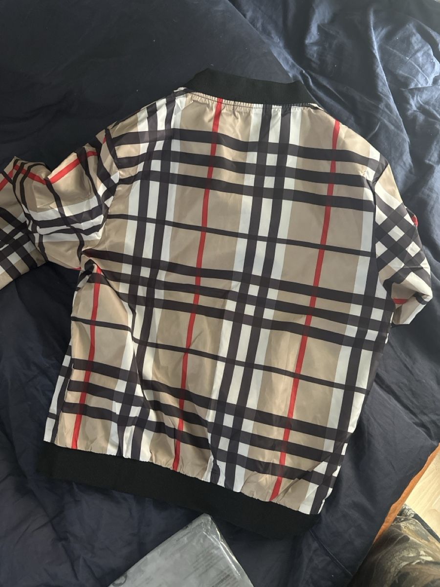 Burberry Jacken:  Veste Burberry – Neu und originalverpackt aus Fribourg von arkina_777 3