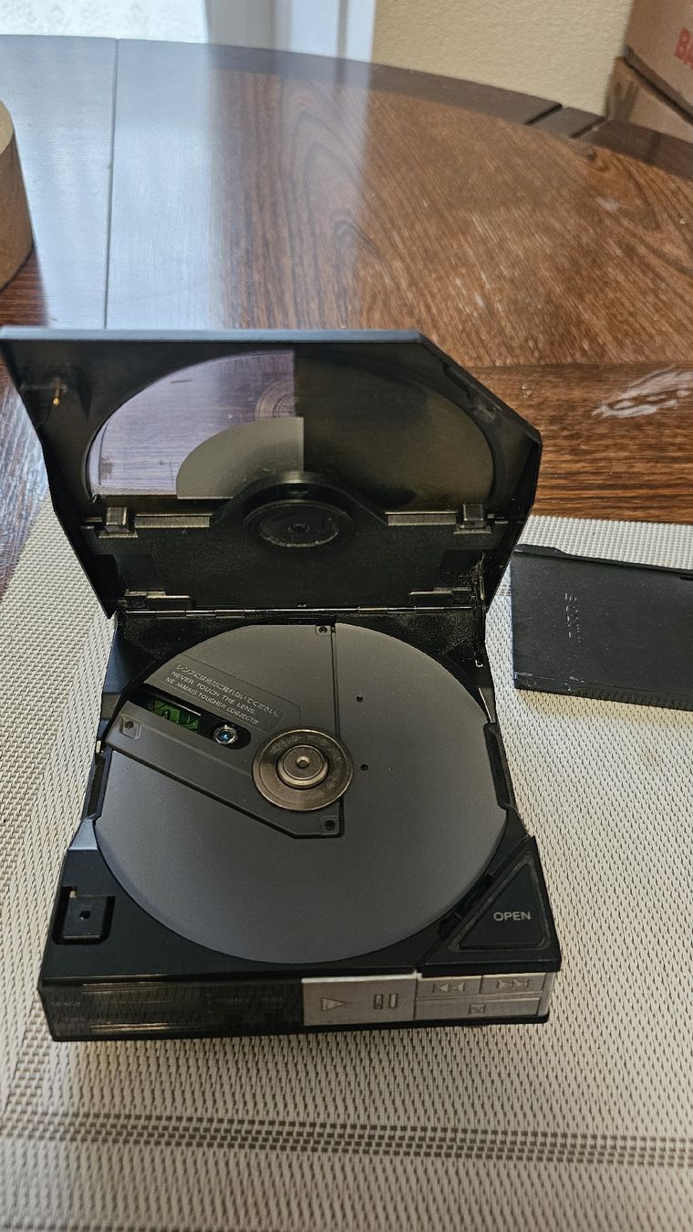 CD: SONY CD PLAYER  – Usato da Brig venduto da Art_g6tc 2