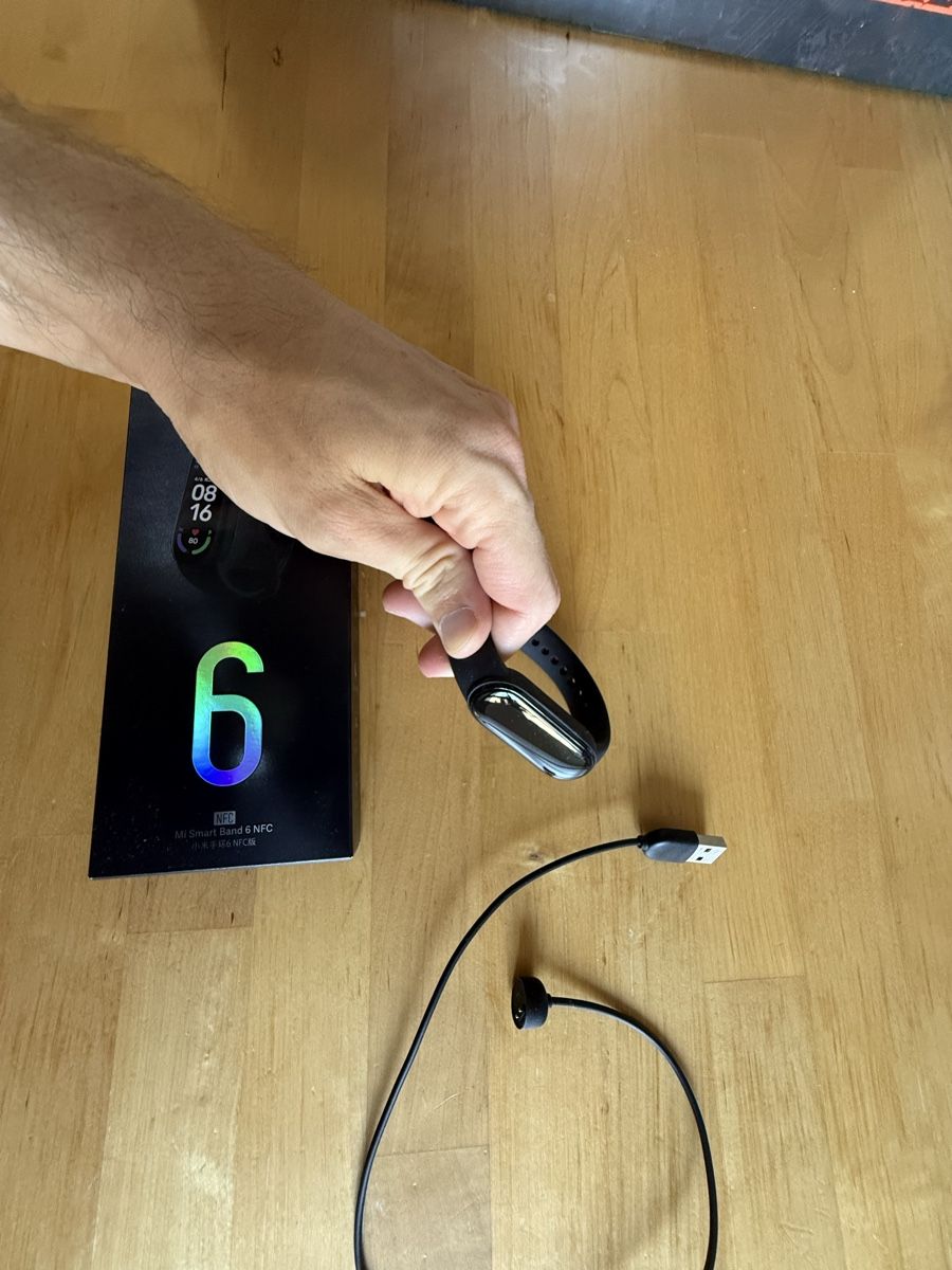 Xiaomi Smartwatch: Xiaomi Mi Band 6 black – Gebraucht aus Genève von kentdelahaye 1