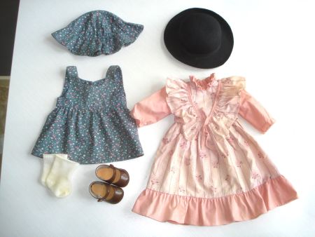Vintage Puppenkleidung
