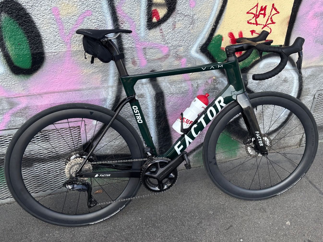 Factor Bikes Velos: Factor Ostro Vam 58 Ultegra - Dual Powermeter – Gebraucht aus Zürich von aod_x8t8