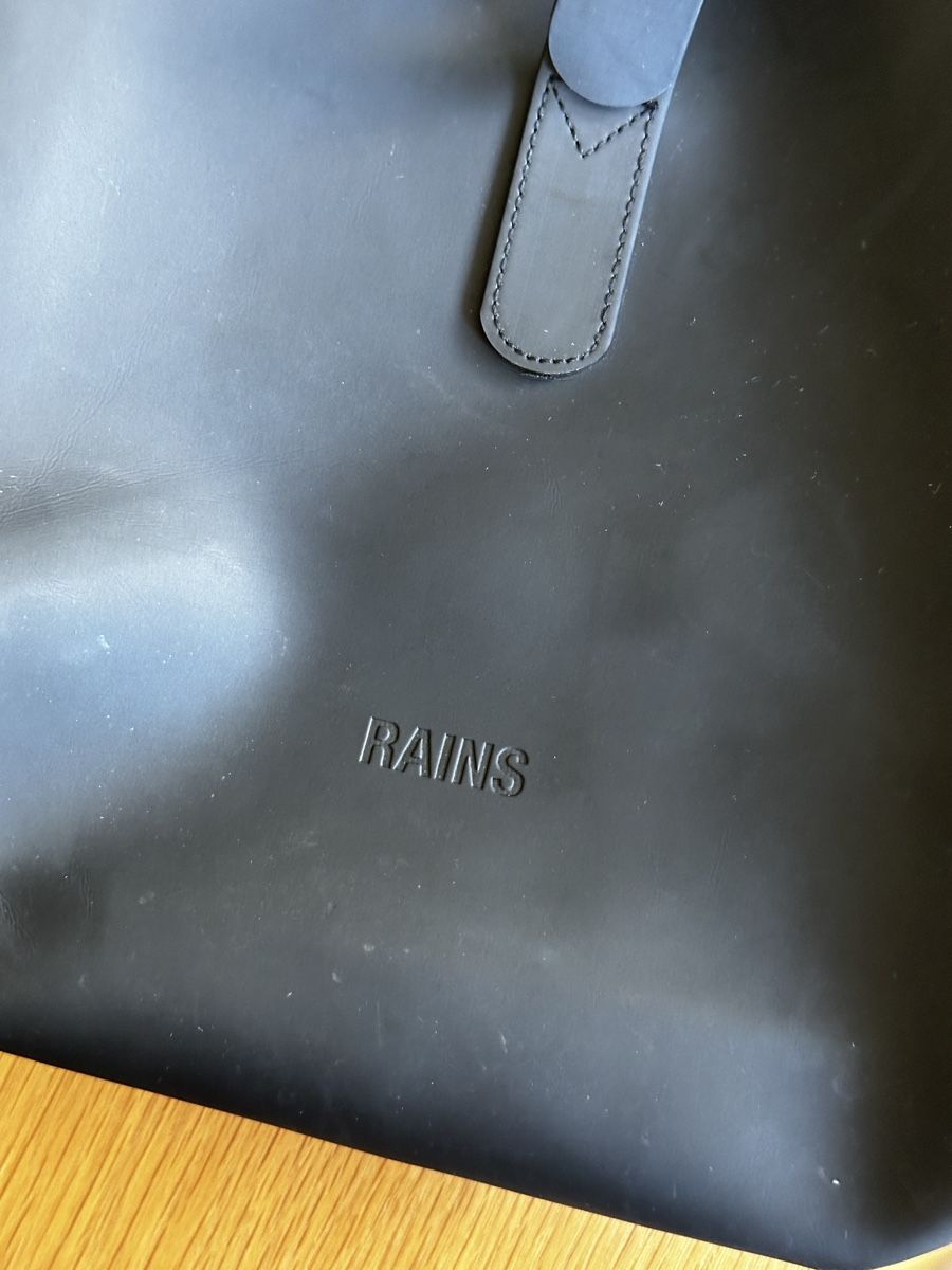 Rains Rucksäcke: RAINS Rucksack - Schwarz – Gebraucht aus Zürich von Anoifeur 2