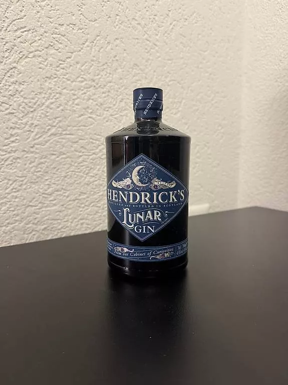 Spirituosen: Hendricks Gin Lunar – Neu und originalverpackt aus Pratval von Aperture11