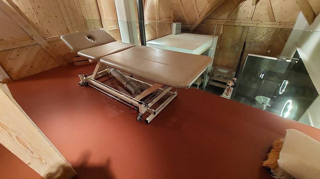 Liegen & Liegestühle: Höhenverstellbare Massageliege – Gebraucht aus Bauma von uim_7klr 2
