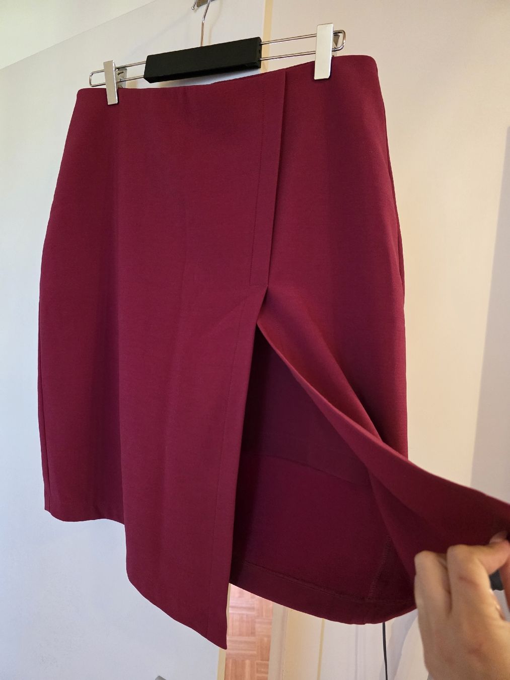 Gonne: Jupe BCBG Maxazria bordeaux - taille 12 / L – Usato da Perly venduto da dayna_46 1