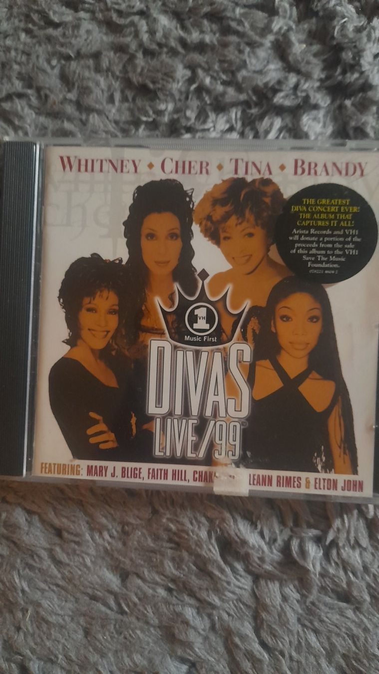 CDs: DIVAS   LIVE/99     COMPILATION CD – Gebraucht aus Wetzikon ZH von Ramones01
