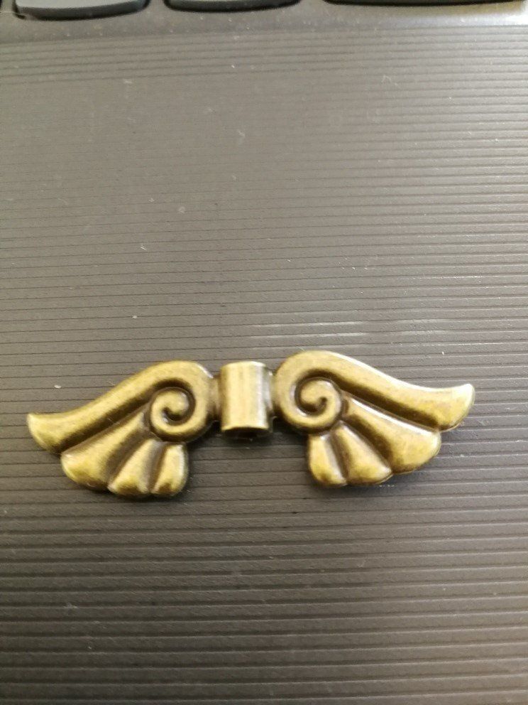 Perle (finte): 3 Flügelperlen römisch  45mm Bronze – Nuovo (secondo la descrizione) da Alpnachstad venduto da perlengaby