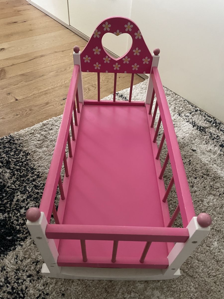 Puppen: Puppenbett – Gebraucht aus Aristau von ole_qd6b 1