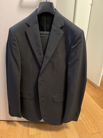 Eleganter Herrenanzug, Grösse 48