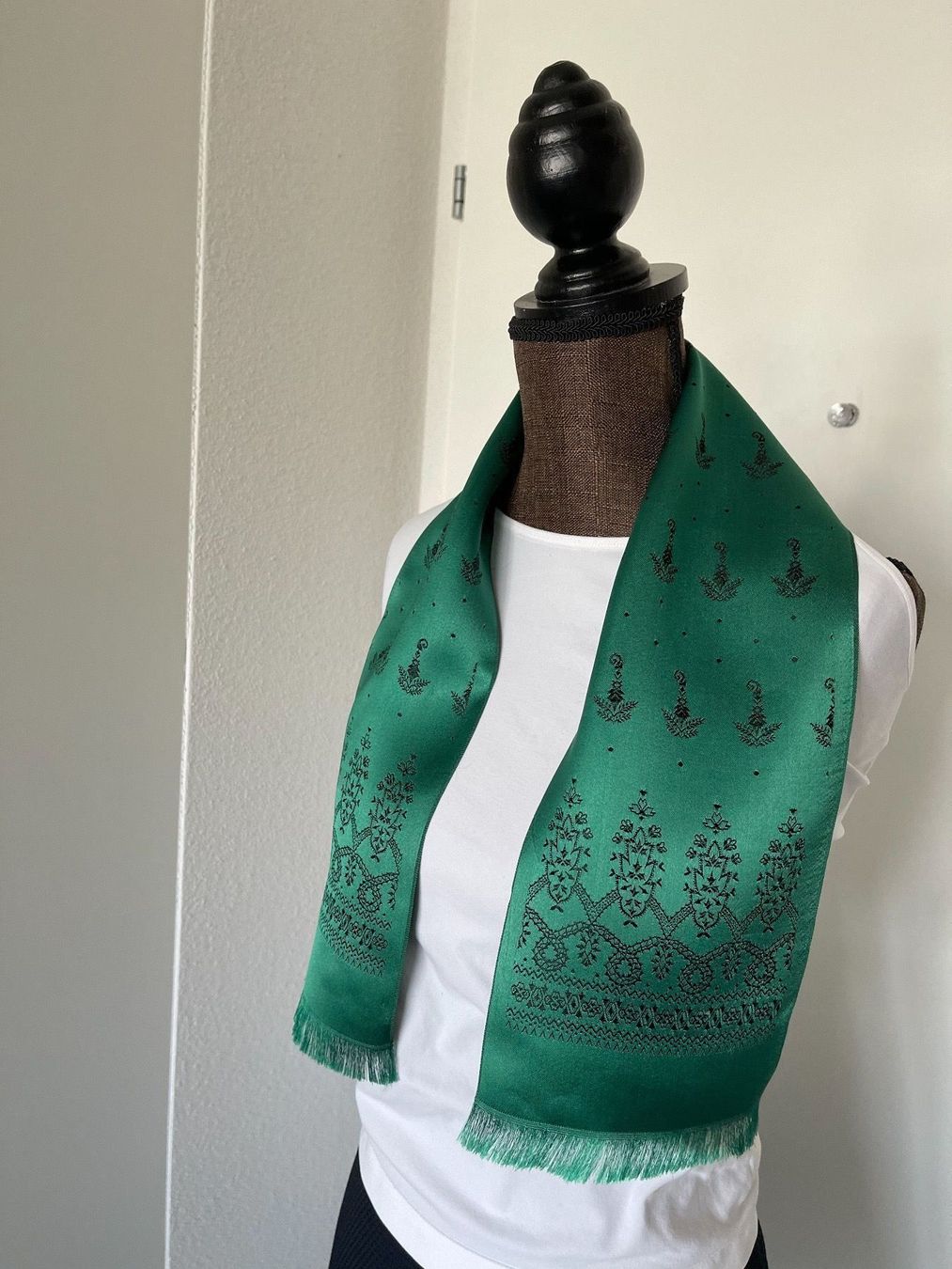 Foulard & Sciarpe: Seiden Foulard – Usato da Winkel venduto da KaschmirArt 5