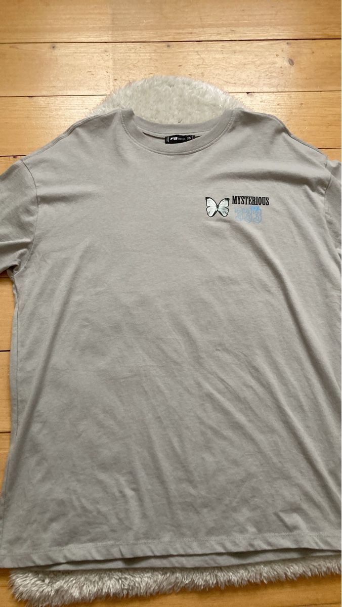T-shirt: Oversized T-shirt mit backprint – Nuovo (secondo la descrizione) da Zürich venduto da uma_y5q8 1