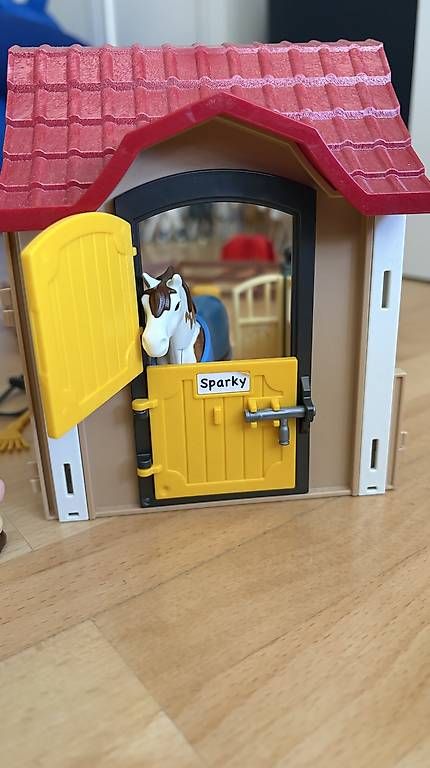 Playmobil Jouets: Playmobil Pferdebox mit Koppel – D'occasion à Zürich par Engelhard74