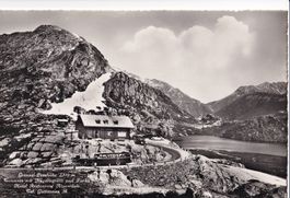 Grimsel Passhöhe Hotel Restaurant Alpenrösli mit Postauto