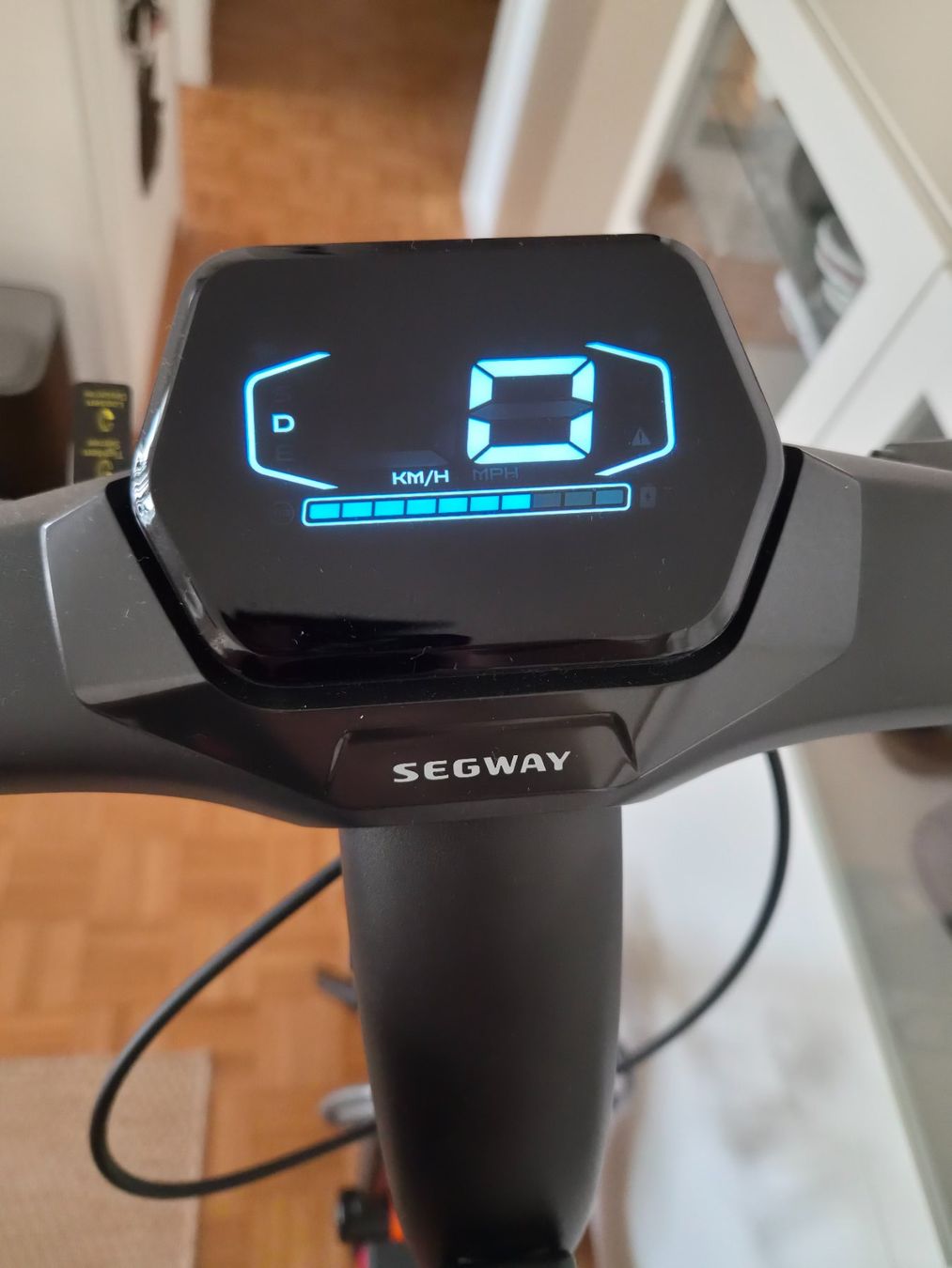 Scooter: A VENDRE Segway Ninebot ZT3 Pro neuf – Nuovo e nell'imballaggio originale da Lausanne venduto da leroyaumedereven 2