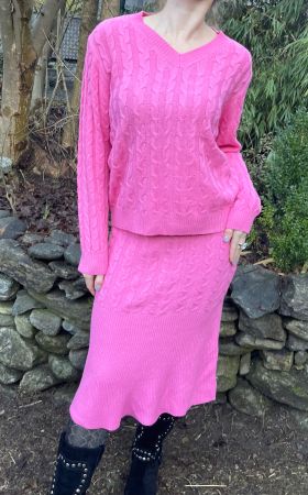Completo gonna e maglia,con trecchi in colore fucsia