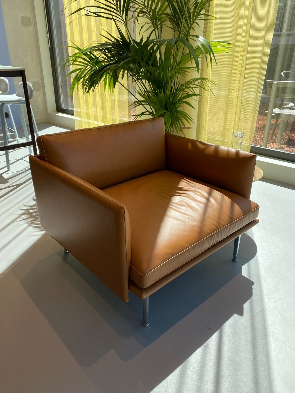 Muuto Poltrone: Muuto - Outline Chair – Usato da Zürich venduto da NordicSale 1