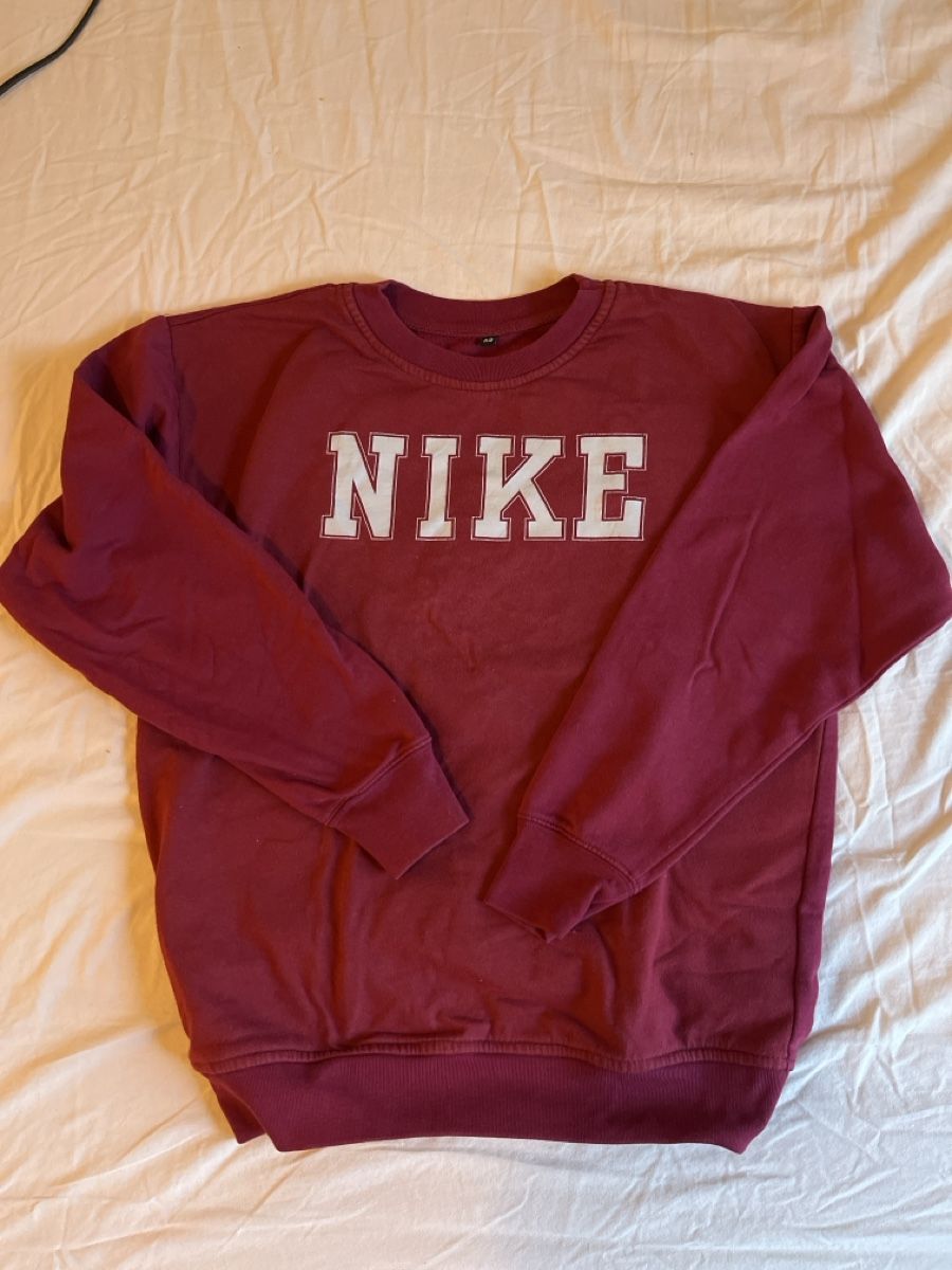 Nike Maglioni & Felpe: nike vintage crewneck – Usato da Luzern venduto da janine_l