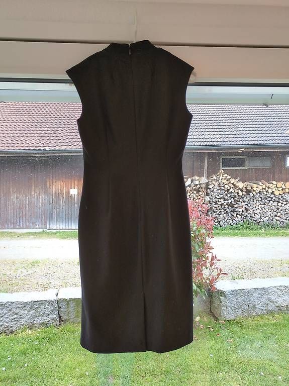 Kleider: Elegantes schwarzes Kleid von Calvin Klein – Gebraucht aus Dinhard von Hoiiiduu 1