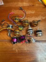 Lot de moteurs brushless avion AXI, Hacker, Dualsky