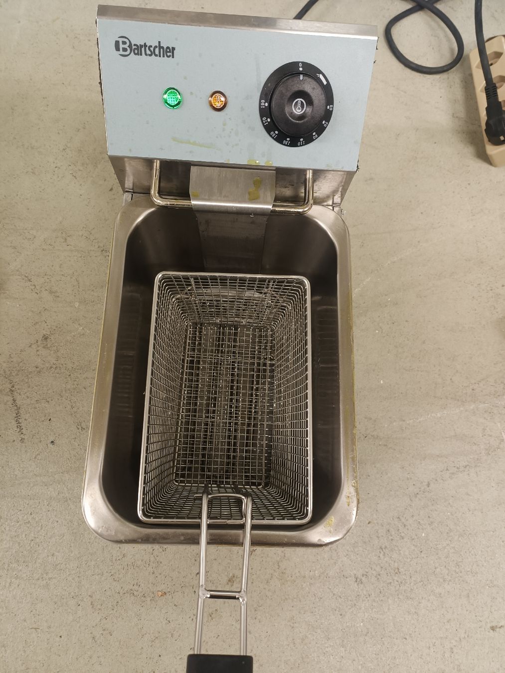 Küchengeräte: Fritteuse fast neu – Gebraucht aus Pfäffikon ZH von K-V-M 3