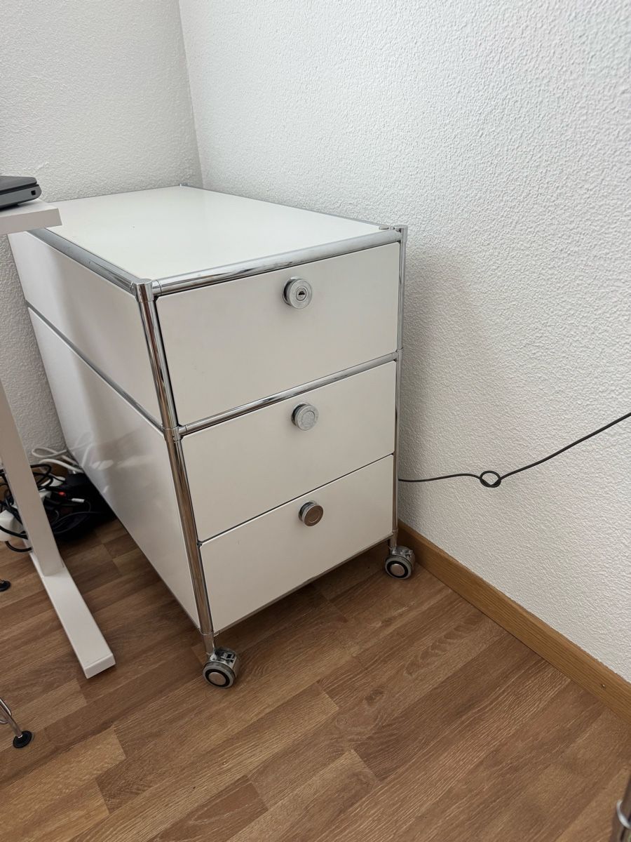 Pfister Banconi: QUADRO Pfister Design Rollcontainer | Stil USM Haller – Usato da Jona venduto da geben_und_nehmen