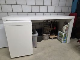 Schreibtisch weiss mit ausziehbarem Seitentisch