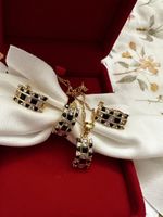 Collier et boucles d'oreilles Chic et élégant, NEUF!
