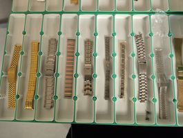 Lot (5) de 21 bracelets de montre