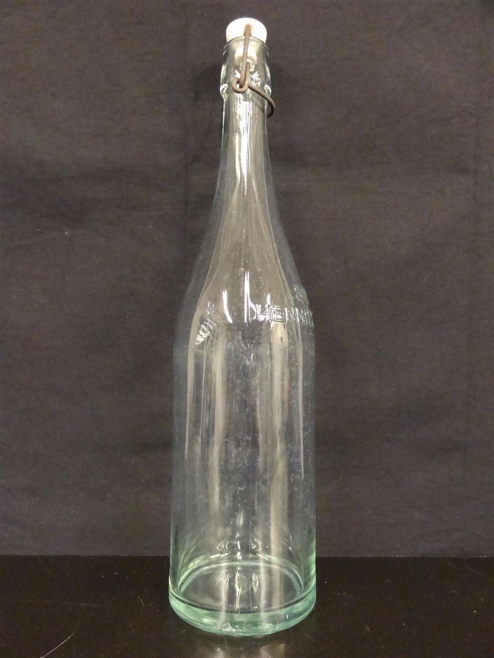 Bicchieri, Caraffe & Bottiglie: alte Flasche HENNIEZ SANTÉ 1965 – Usato da Kerzers venduto da Flaschenposten 4