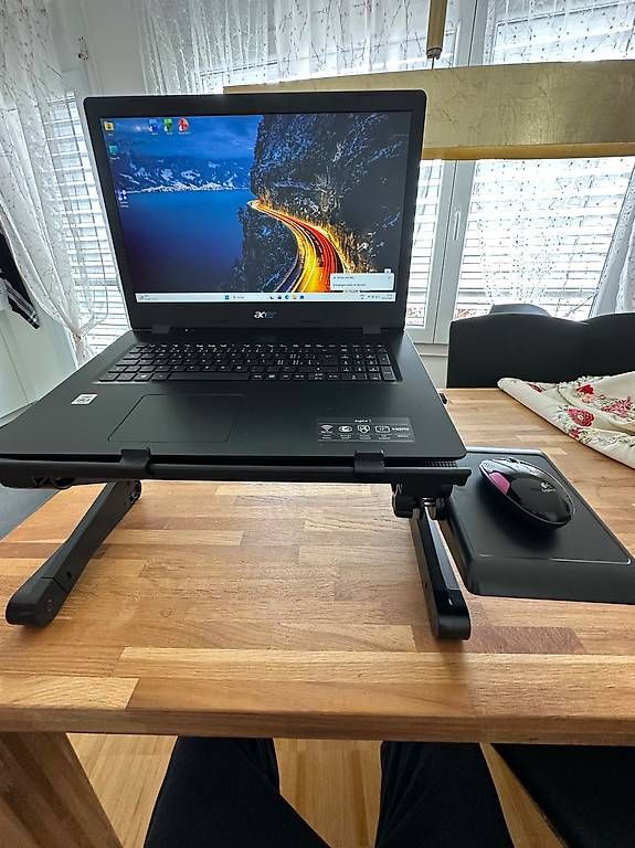 Racks & Cavalletti: Laptop Ständer – Usato da Belp venduto da Jbubu1