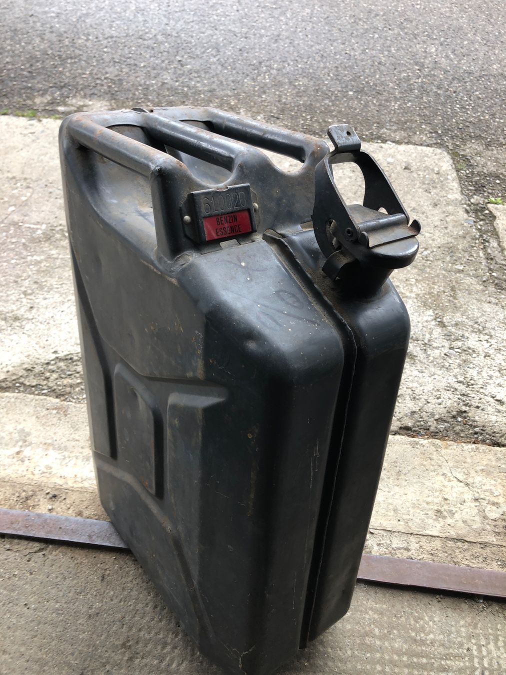 Schweizer Armee Taniche per benzina: Jerricane 20 litres – Usato da Chénens venduto da Touta1franc