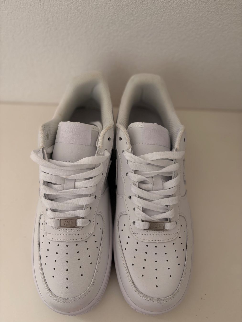 Nike Scarpe da uomo: Nike Air Force 1 Blanche – Nuovo (secondo la descrizione) da Nidau venduto da smarties88 1