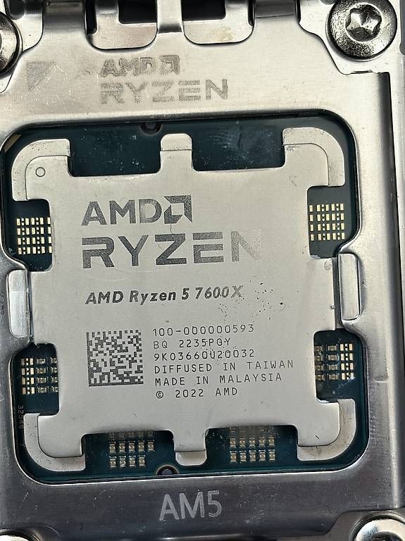 Componenti elettronici: AMD Ryzen 5 7600X AM5 – Usato da Zürich venduto da Xasero