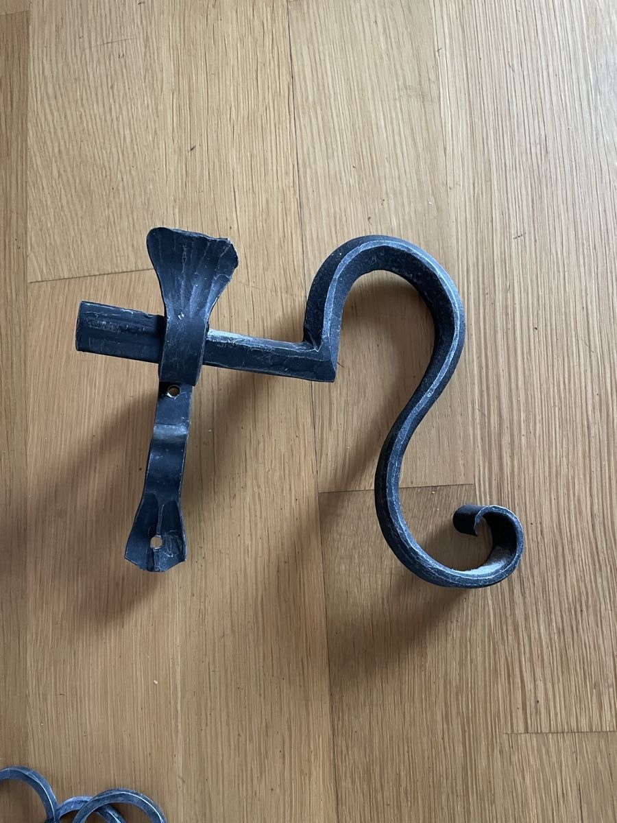 Supporti a parete: Vorhangstange mit Halter rustikal – Usato da Luzern venduto da helpy 3