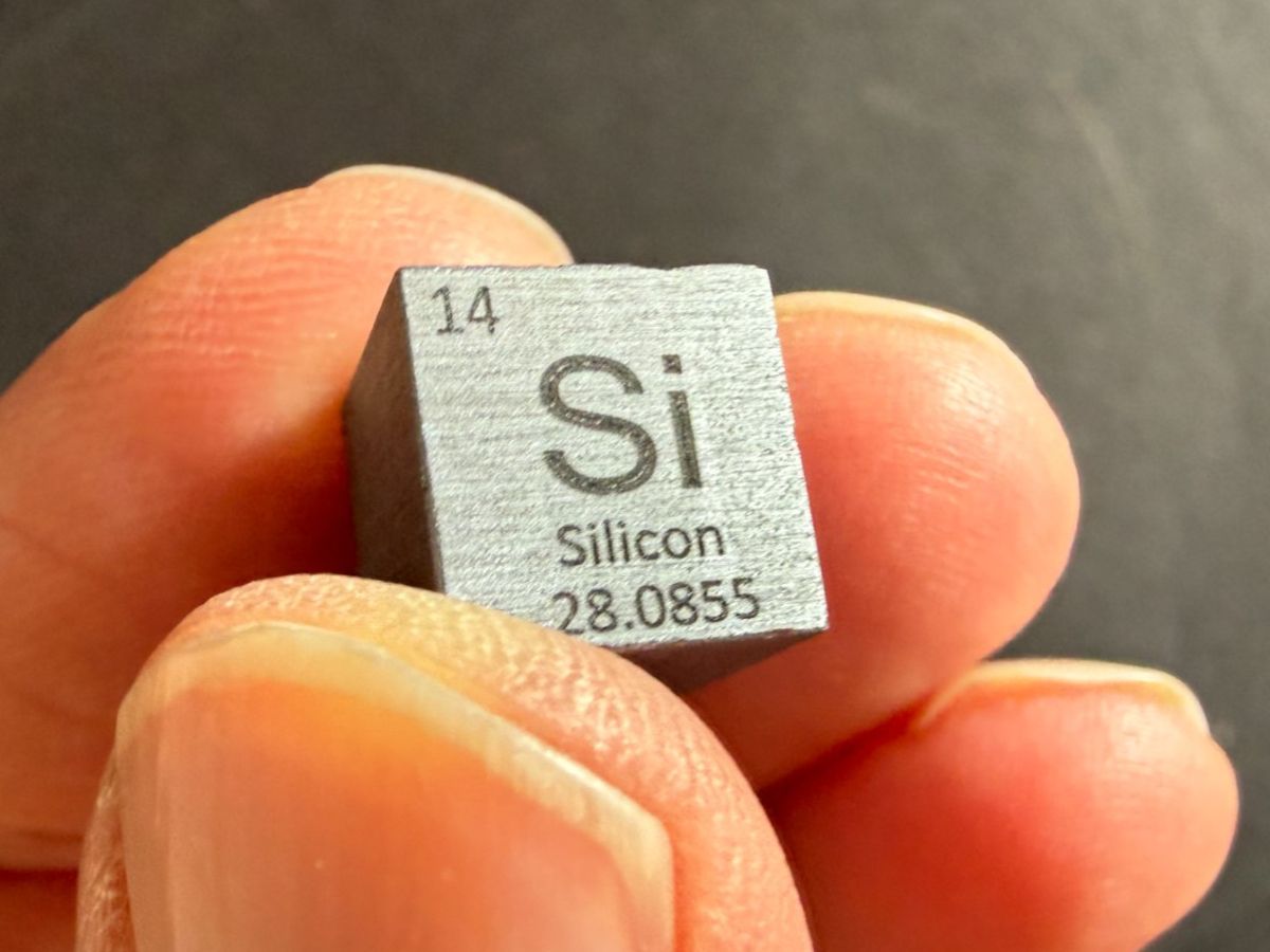 Metalli preziosi: Silizium, Elementwürfel 1x1x1 cm mit Gravur – Nuovo (secondo la descrizione) da Lützelflüh-Goldb venduto da Elementis