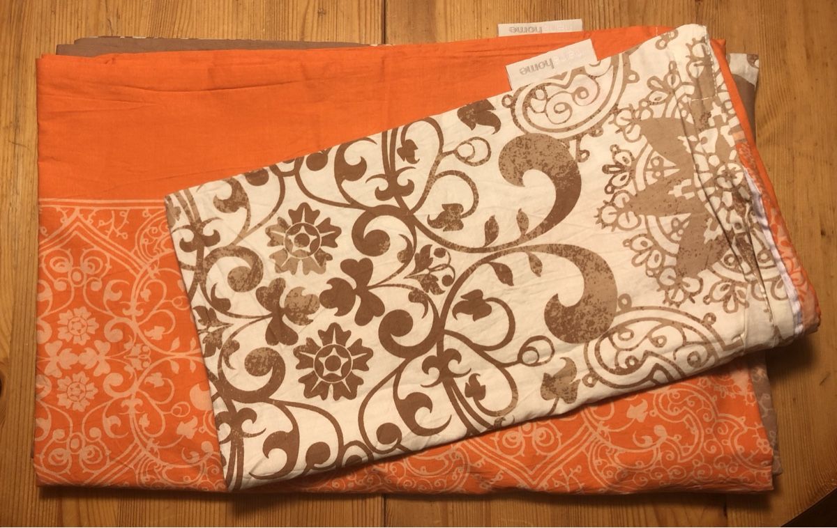 Biancheria da letto: BETTWÄSCHE multicolor, (spez.Masse) – Nuovo (secondo la descrizione) da Mühlebach (Goms) venduto da chr_q6d8
