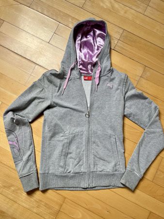 Puma Kapuzenjacke grau mit lila Futter Grösse S 36