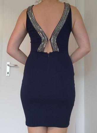 Rückenfreies Kleid von TFNC in Dunkelblau Grösse S-M